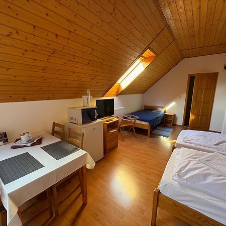 Haramia Csapszek Es Fogado Hotel Szombathely Bagian luar foto