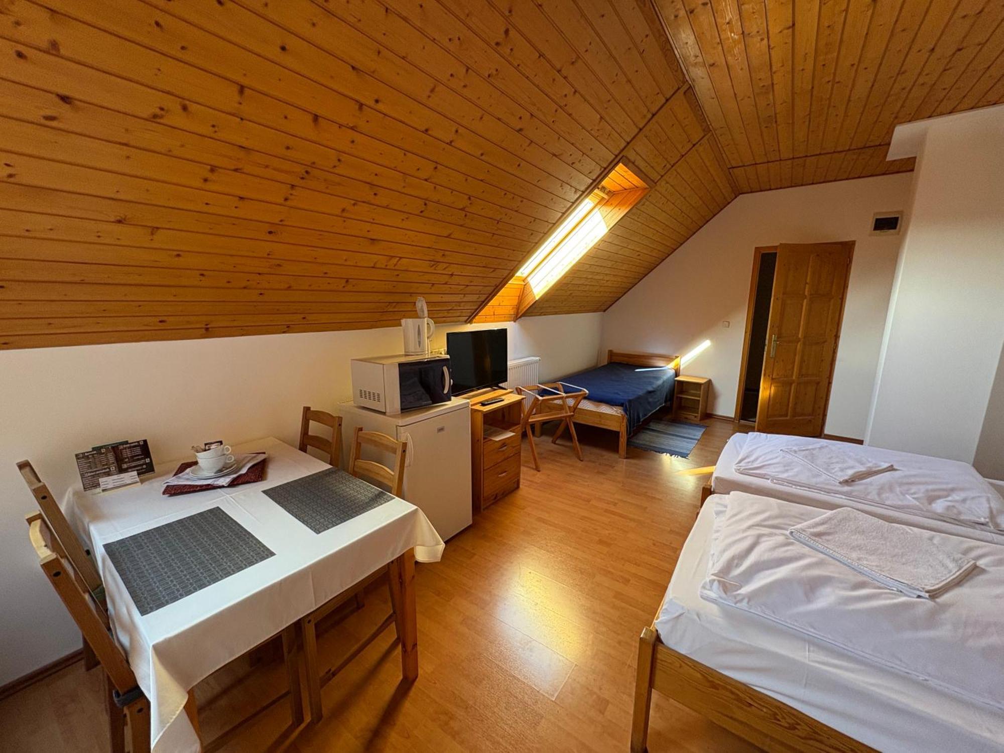 Haramia Csapszek Es Fogado Hotel Szombathely Bagian luar foto