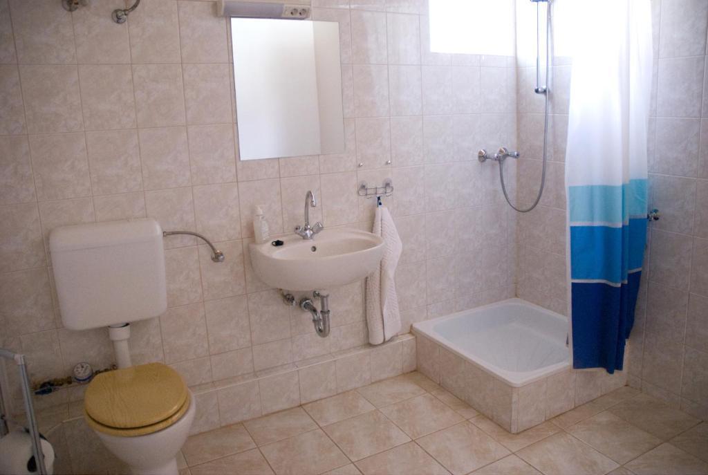 Haramia Csapszek Es Fogado Hotel Szombathely Ruang foto