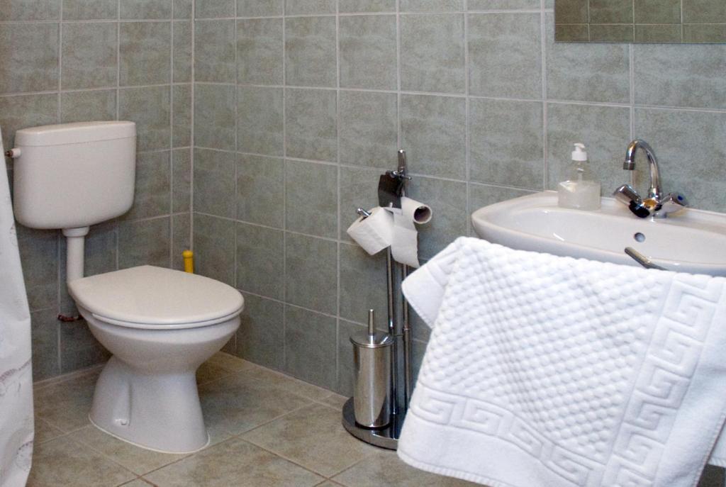 Haramia Csapszek Es Fogado Hotel Szombathely Ruang foto