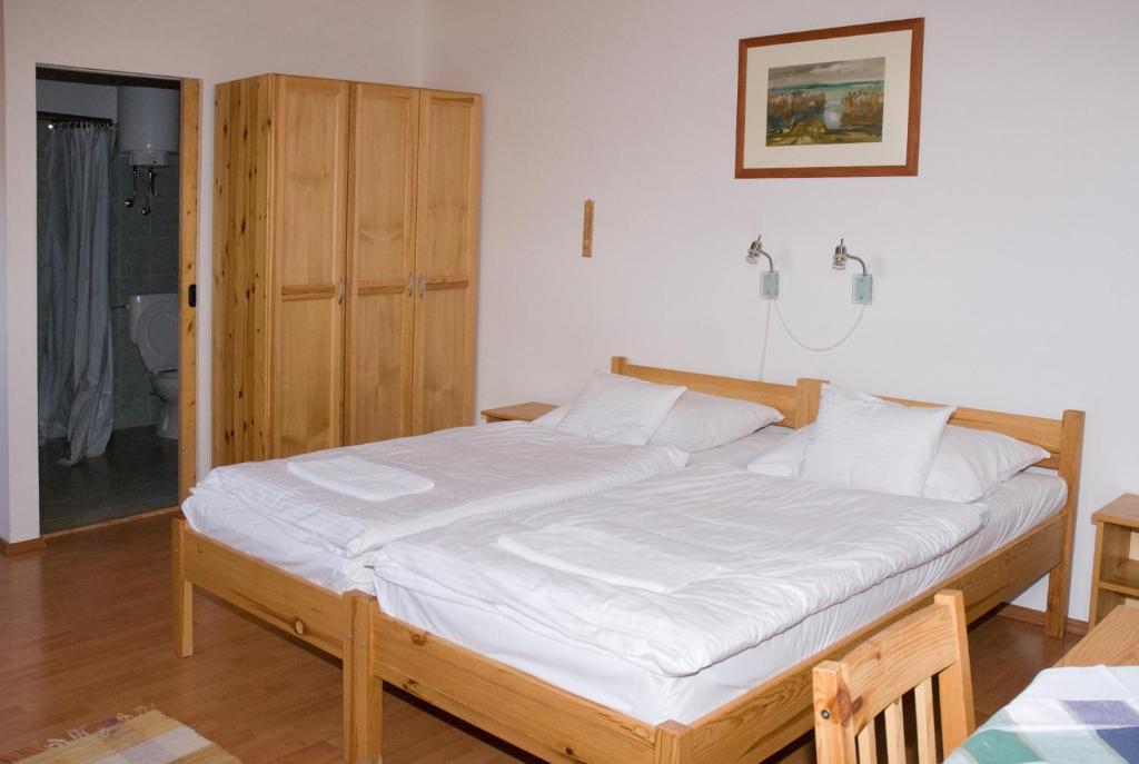 Haramia Csapszek Es Fogado Hotel Szombathely Ruang foto