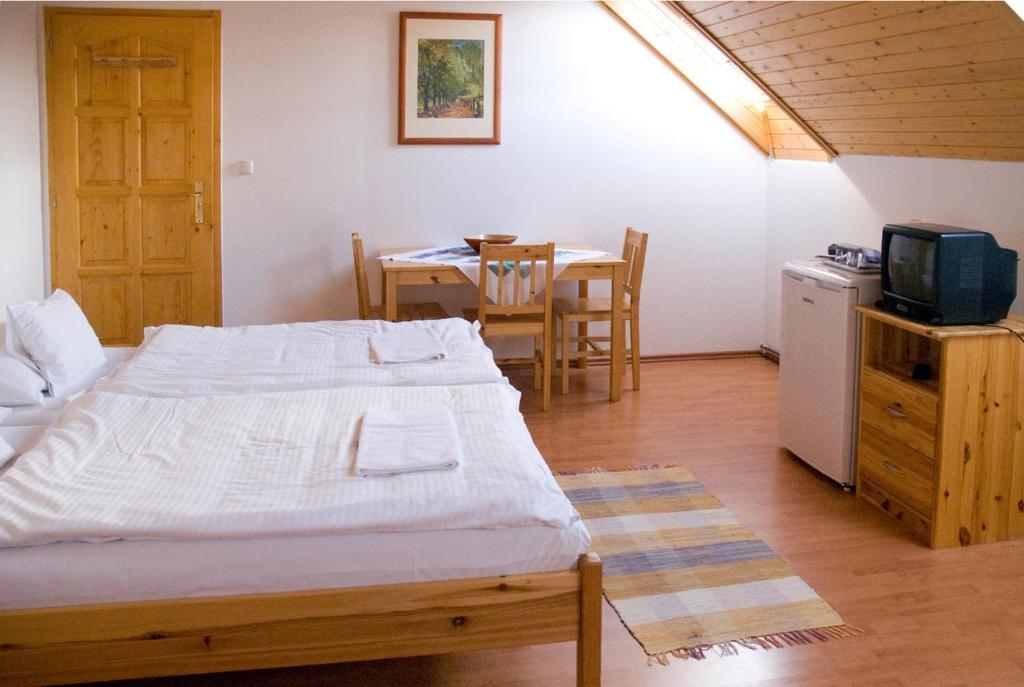 Haramia Csapszek Es Fogado Hotel Szombathely Ruang foto