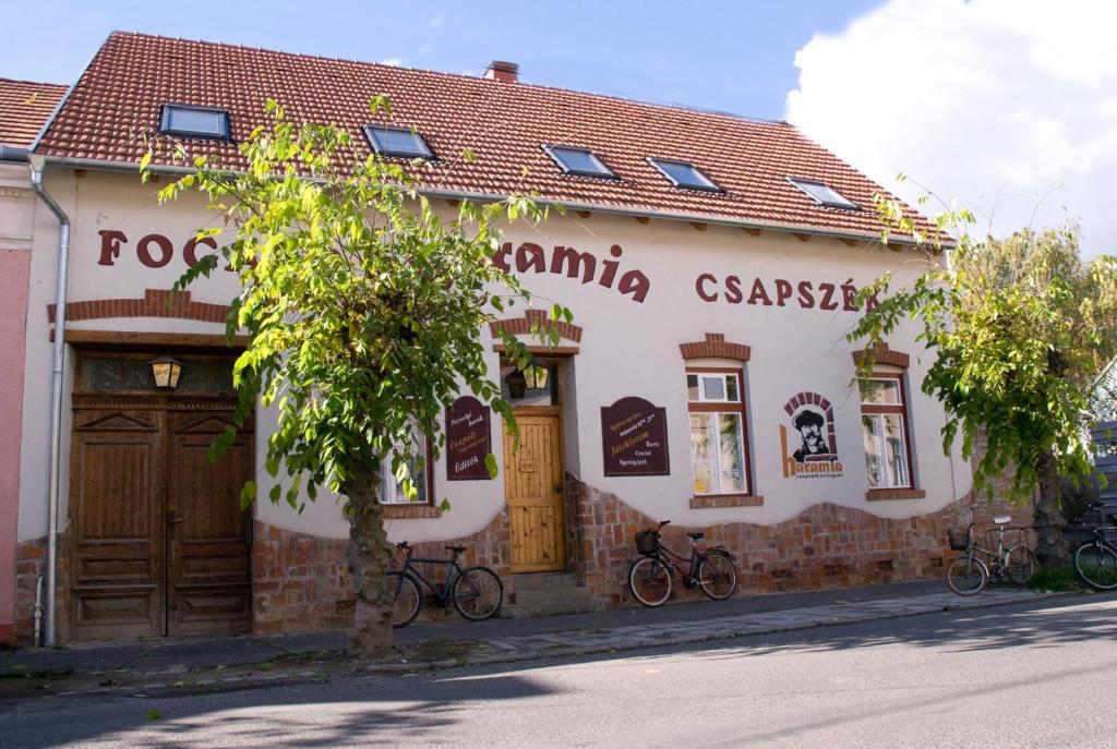 Haramia Csapszek Es Fogado Hotel Szombathely Bagian luar foto